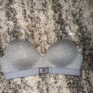 PINK Victoria's Secret  Wireless Bra NWT